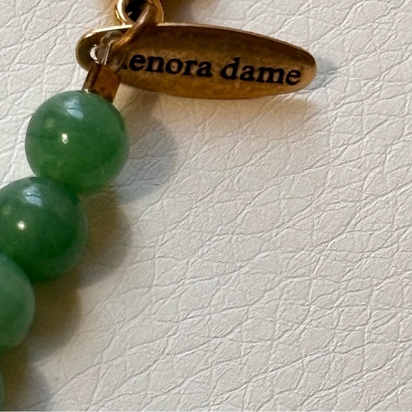 Vintage Lenora Dame acrylic and natural stone large flower pendant necklace - Picture 4 of 10